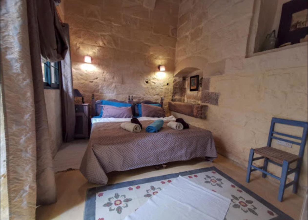 Peaceful Farmhouse Stay With Cozy Yard Għarb Eksteriør bilde