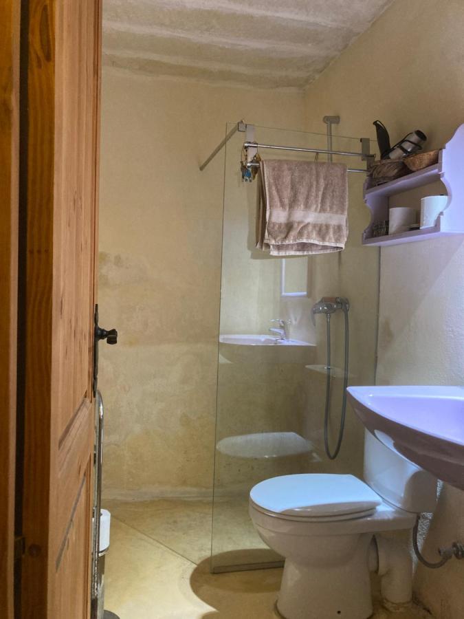 Peaceful Farmhouse Stay With Cozy Yard Għarb Eksteriør bilde