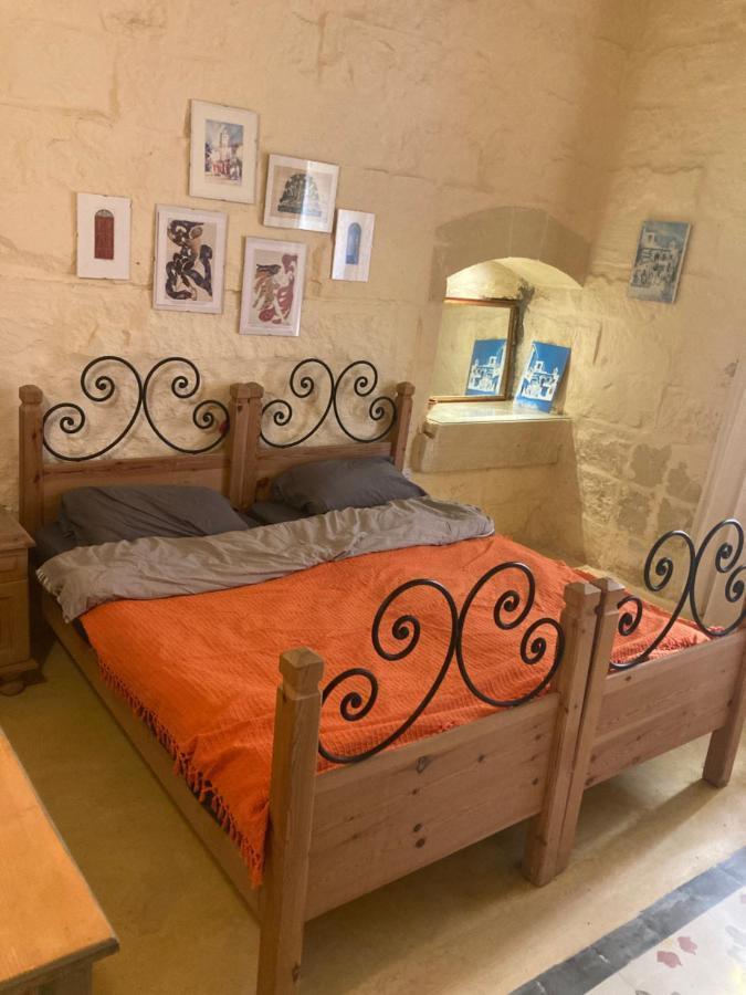 Peaceful Farmhouse Stay With Cozy Yard Għarb Eksteriør bilde